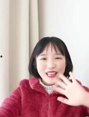 娱乐吃瓜酱戴耳机